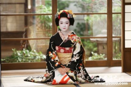 日本和服发展历史简介和服为什么要背个枕头？