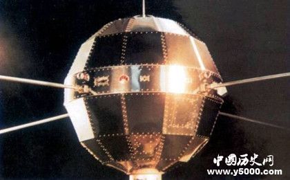 中国第一颗人造卫星什么时候发射的